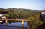 Cruzando embalse de Portomarin